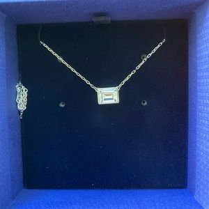 Swarovski simple necklace